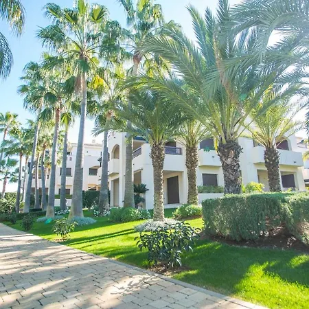 Modern & Peaceful 2br W/parking - Medina Banus Apartman